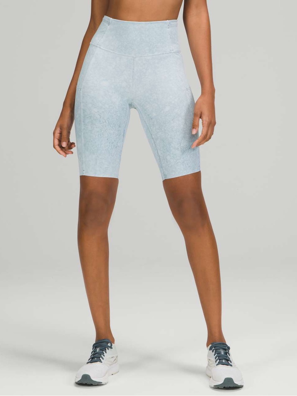 Lululemon Fast and Free Biker Short 10" - City Grit White Blue Fog - Size 6